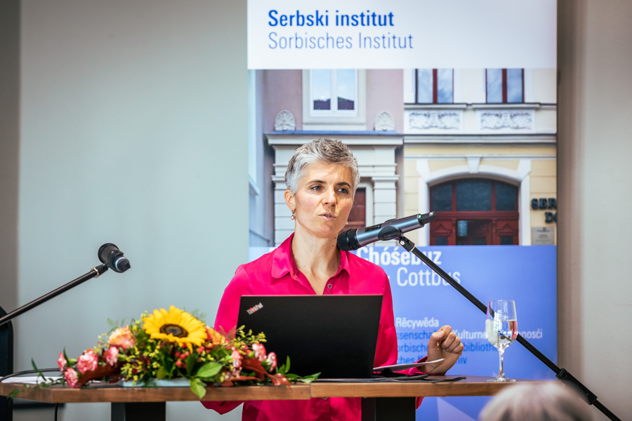 Institutstag 2021 des Sorbischen Instituts: Juliana Kaulfürst spricht über die Sprachlandschaft Schleife © Sorbisches Institut / Gernot Menzel (2021)