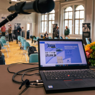Institutstag 2021: Blick in den großen Saal der Kulturfabrik Hoyerswerda © SI/Gernot Menzel (2021)