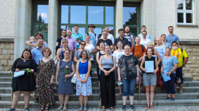 Gruppenbild nach der Urkundenübergabe am 5. August © Marleen Schindler (2022)