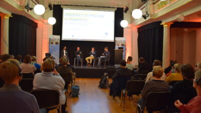 Blick auf die Podiumsdiskussion