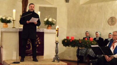 Buchpremiere des Schleifer Sprachführers in der Schleifer Kirche - Dr. Fabian Kaulfürst hält die Laudatio © Sorbisches Institut/Serbski institut (2022)