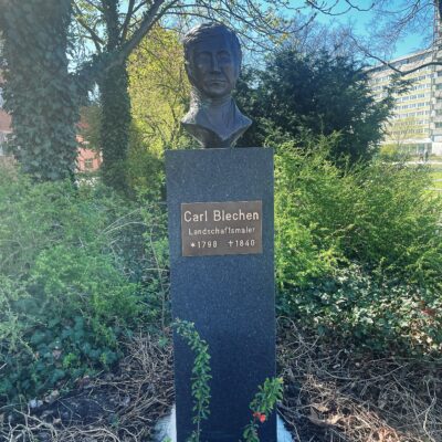 Carl-Blechen-Büste beim Rathaus in Cottbus/ Bista Carla Blechena pśi raźcowni w Chóśebuzu