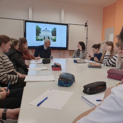 Tschechisch-Kurs im Gespräch mit Zeitzeugen. Begegnung im Rahmen des Projekts 
