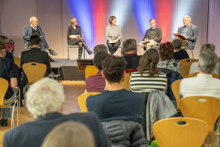 Blick aufs Podium während der 