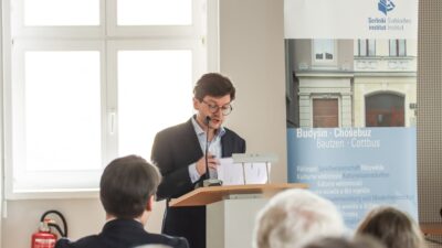Friedrich Pollack, Historiker und Abteilungsleiter Kulturwissenschaften am Sorbischen Institut, eröffnet die internationale Konferenz zur Kirchengeschichte "Zwischen Bautzen, Prag und Rom"