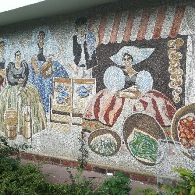 Dieter Dressler, Sorbische Marktszene, Wandmosaik, 1970